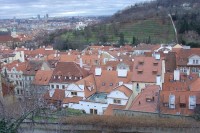 pohled od Pražského hradu: Malostranské střechy v Nerudově ulici