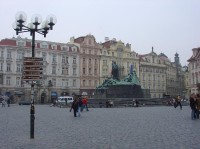 Staroměstské náměstí: socha Jana Husa