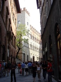 Siena: Palazzo Chigi Saracene 
