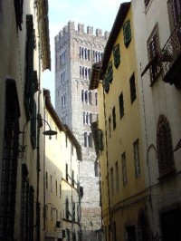 Lucca: věž kostela San Frediano 