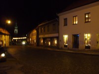 Pražská ulice, v pozadí kostel sv. Andělů strážných
