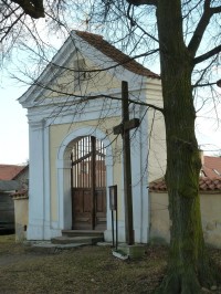 Hrusice - tudy ke kostelu sv. Václava
