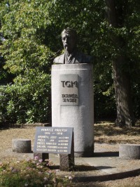Jevany - pomník