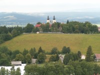 Pohled z rozhledny na klášter
