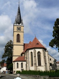 kostel sv. Petra a Pavla s věží