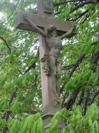 kříž u zbořené hospody u rozcestníku Podolí