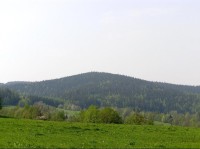 Supí lán zvaný Geier: Supí lán je z pohledu od Janova nejvyšší viditelný kopec a tvoří dominantu nad obcí