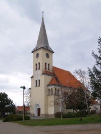 Kostel, čelní pohled