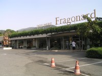 Jedna z velkých rodinných parfumerií Fragonard, stejní majitelé už od r. 1926