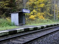 Navarov: Železniční zastávka Navarov na trati Železný Brod - Tanvald.