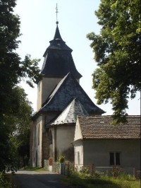 Starší raně románský kostel sv. Jana Křtitele