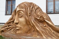 Josefína – socha z betonu od Olšiaka