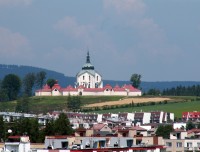 Pohled z věže kostela Sv. Prokopa na Zelenou Horu