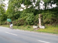 Busta Karla havlíčka Borovského u silnice