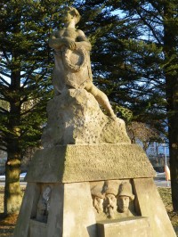 Detail sochy pomníku