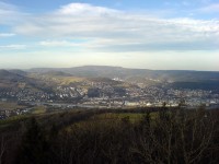 Pohled z Velkého Chlumu na Děčín a Sněžník.