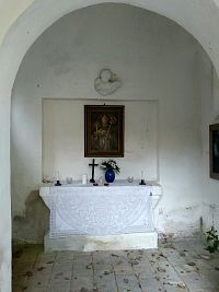 interiér kaple