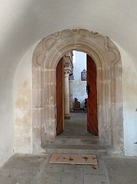 románský vchod