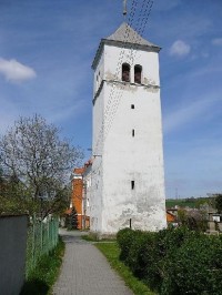 Dřevohostice: Hranolová zvonice ze 16.století