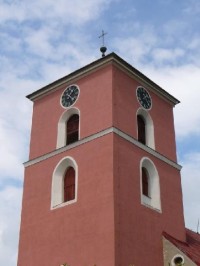 Hnojice: Pohled na věž kostela