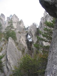 Gotická brána: Skalní útvar v Súĺovských skalách