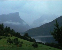 Okolí Andalsnes - za deště je krajina velmi smutná