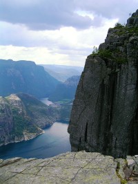 Prekestolen - pohled do Lysefjordu