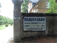 Zámek Beauregard - u vstupu do areálu