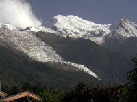 Mont Blanc z kempu v Chamonix,Francie