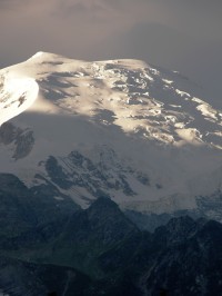Ranní Mont Blanc z kempu v Chamonix,Francie