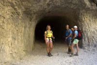 Vstup do 750 metrů dlouhého tunelu Samson