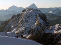 Zleva Jóf Fuart (2666 m) a Jóf di Montasio (2753 m)