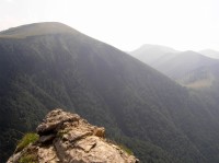 Stohové sedlo - pohled na Stoh a Stohové sedlo z vrcholu Veľkého Rozsutca (srpen 2010)