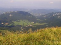 Štefanová - pohled na osadu z Poluďnového grúňa (srpen 2010)