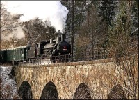 vlak na mostu Zampach