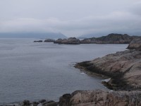 útesy z příjezdové cesty do Henningsværu