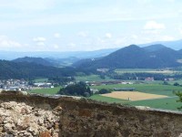 Výhled na severoseverozápad - vzadu hrad Mannsberg