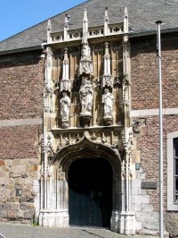 Vchod do klenotnice katedrály v Cáchách