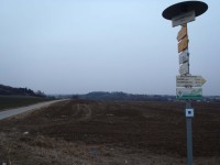 Pohled z Vinohrádků na kopec Santon směrem k Tvarožné - 6.2.2012