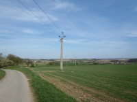 Kandie - pohled z nejvyššího bodu osady směrem na Bedřichovice a vrch Žuráň ... třeba zrovna odsud si Napoleon vybral své pozorovací stanovoště - 26.4.2012