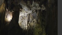 jedna z komor jeskyně
