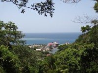 Honduras Roatan pohled na oceán z jednoho stanoviště