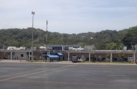 Honduras Roatan pohled z letištní plochy