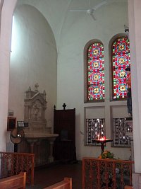 další boční kaple nebo oltář