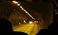 průjezd tunelem