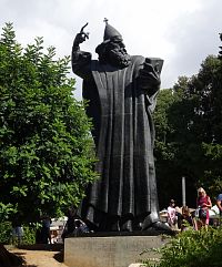 socha biskupa