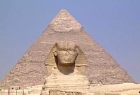 sfinga chrání pyramidy