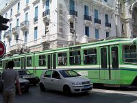 na ulicích jezdí zelené tramvaje