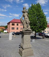 socha sv. Šebestiána na náměstí