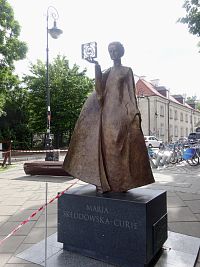 Polsko - Warszawa - pomník Sklodowské